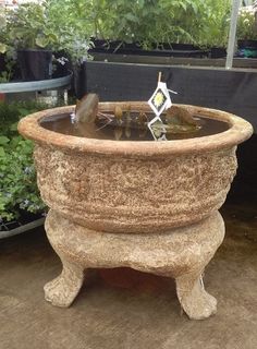 EUGENIE (Ancient Rust) Bowl & Legged Stand